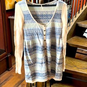 “Free People” sweater NWOT